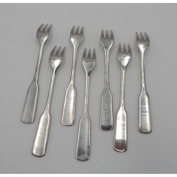 Retroneu Cambridge Cocktail Seafood Fork 18/8 Korea Set of 8 - Picture 4 of 9